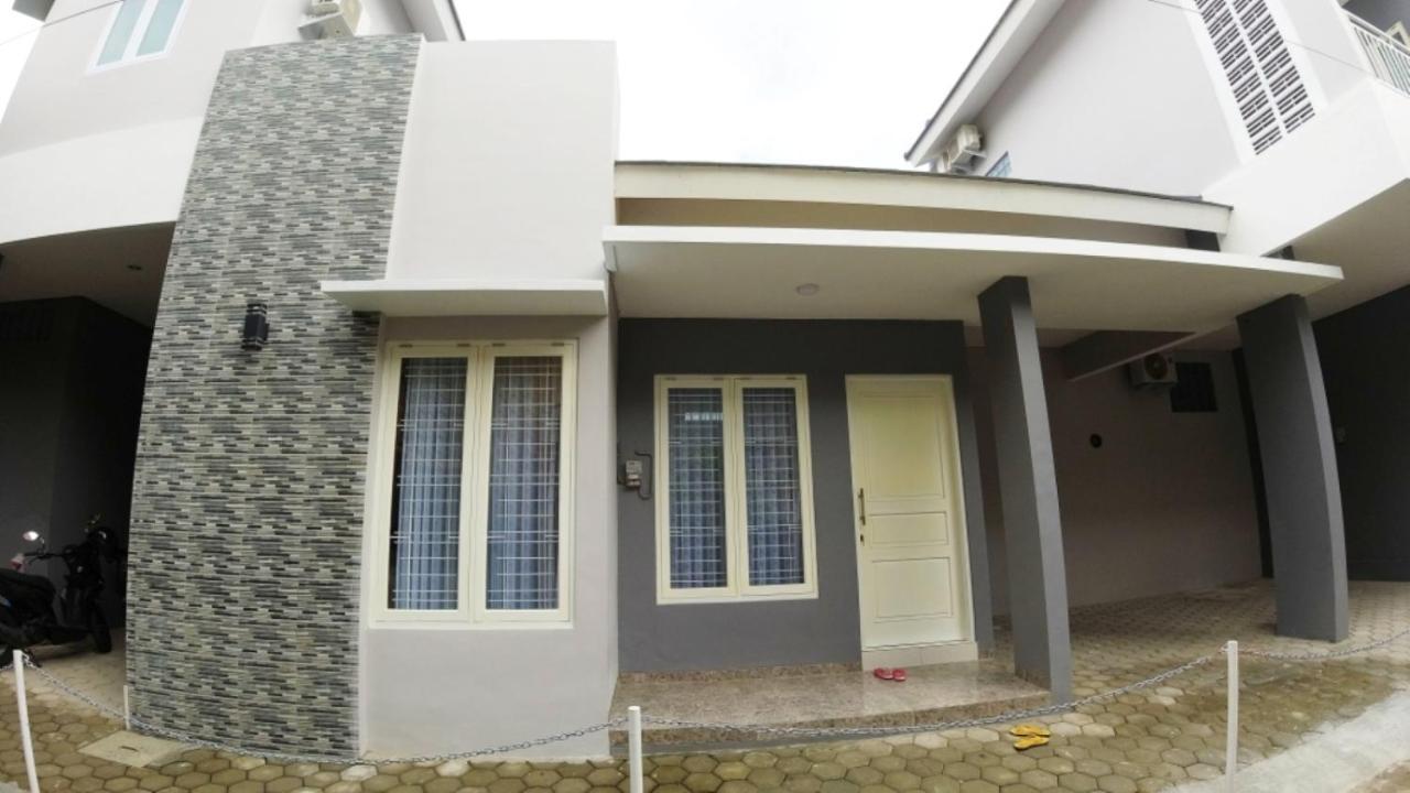 יוגיאקרטה Omah Bondi Family Homestay By Fh Stay מראה חיצוני תמונה